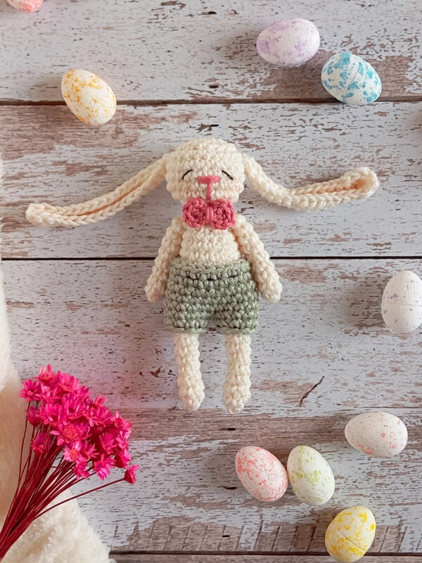 Coelho Pascoal - receita de amigurumi