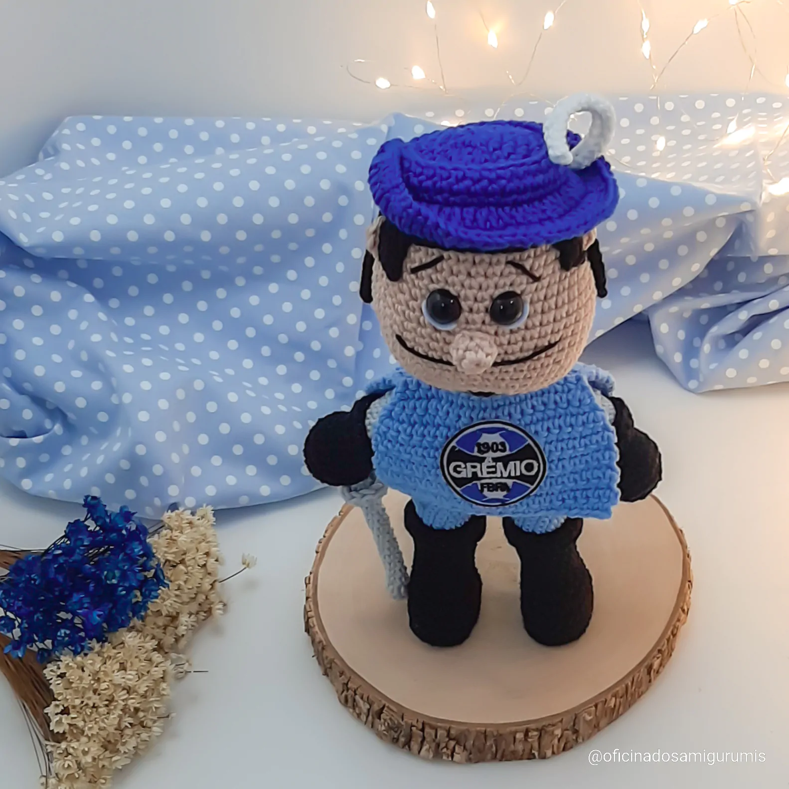 Mosqueteiro do Grêmio - receita de amigurumi - Imagem 10