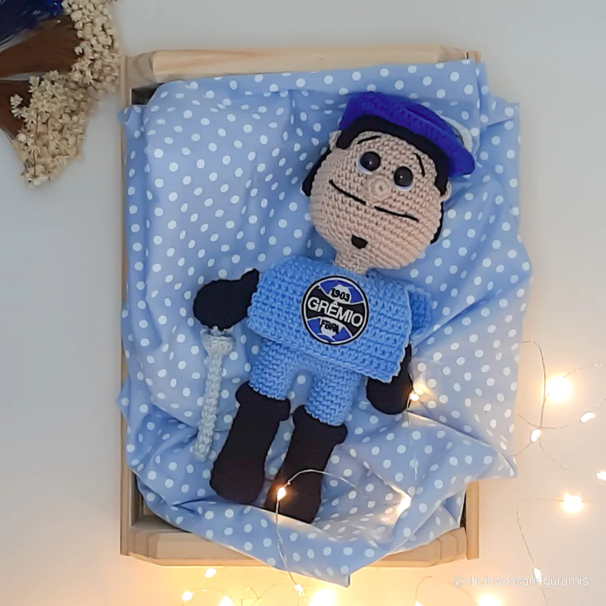 Mosqueteiro do Grêmio - receita de amigurumi - Imagem 9