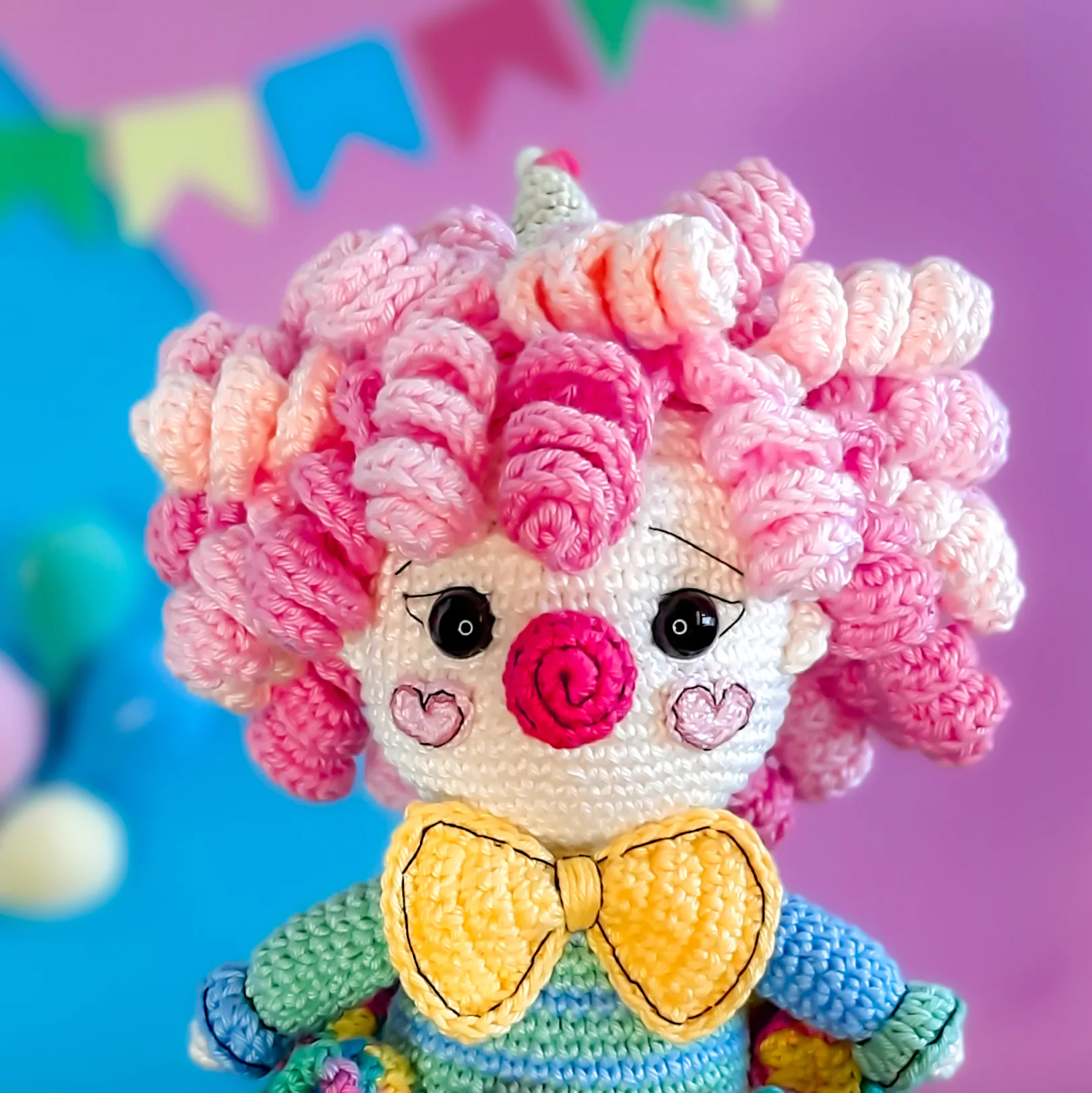 Filipa, a palhacinha - receita de amigurumi - Imagem 3