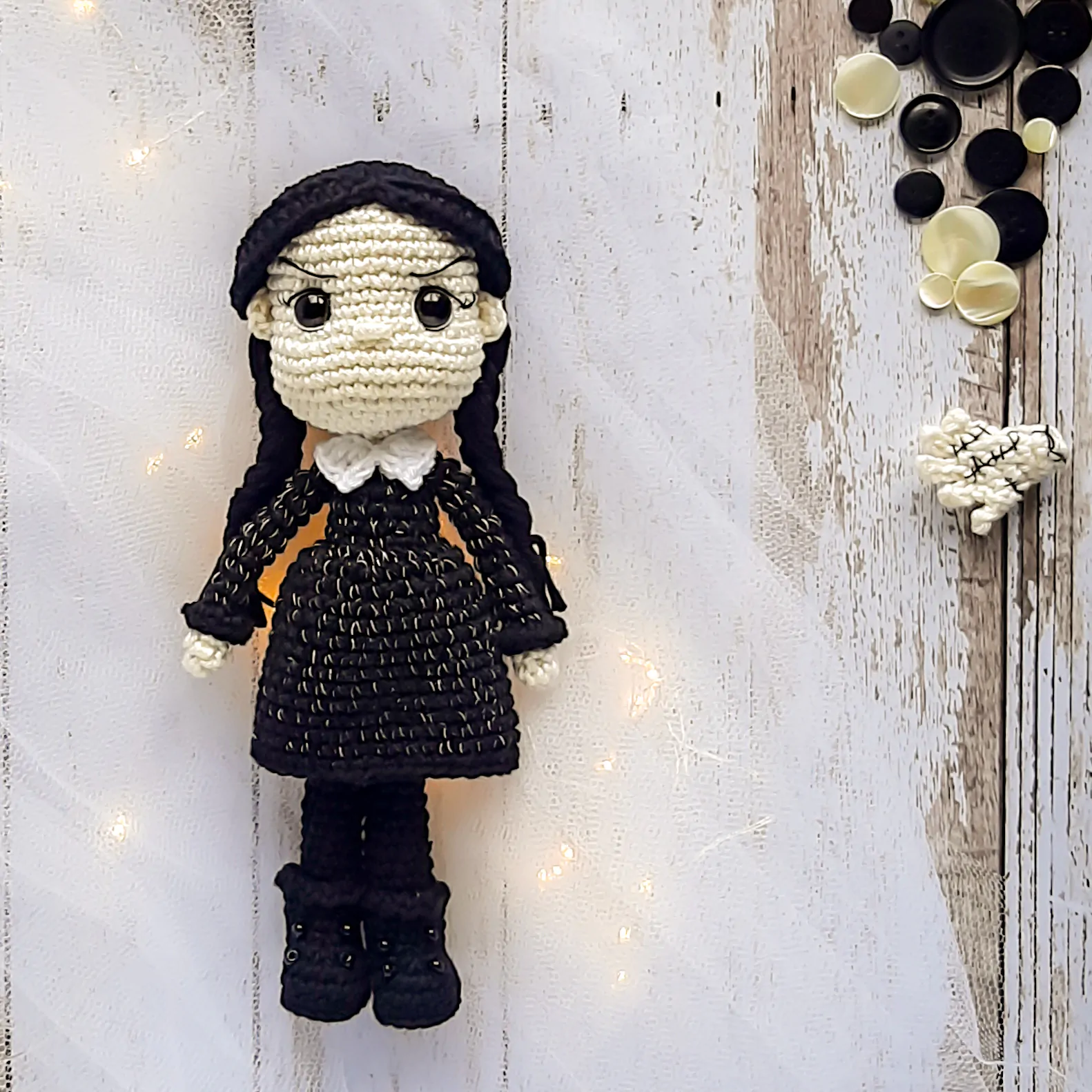 Wandinha Addams - receita de amigurumi - Imagem 2