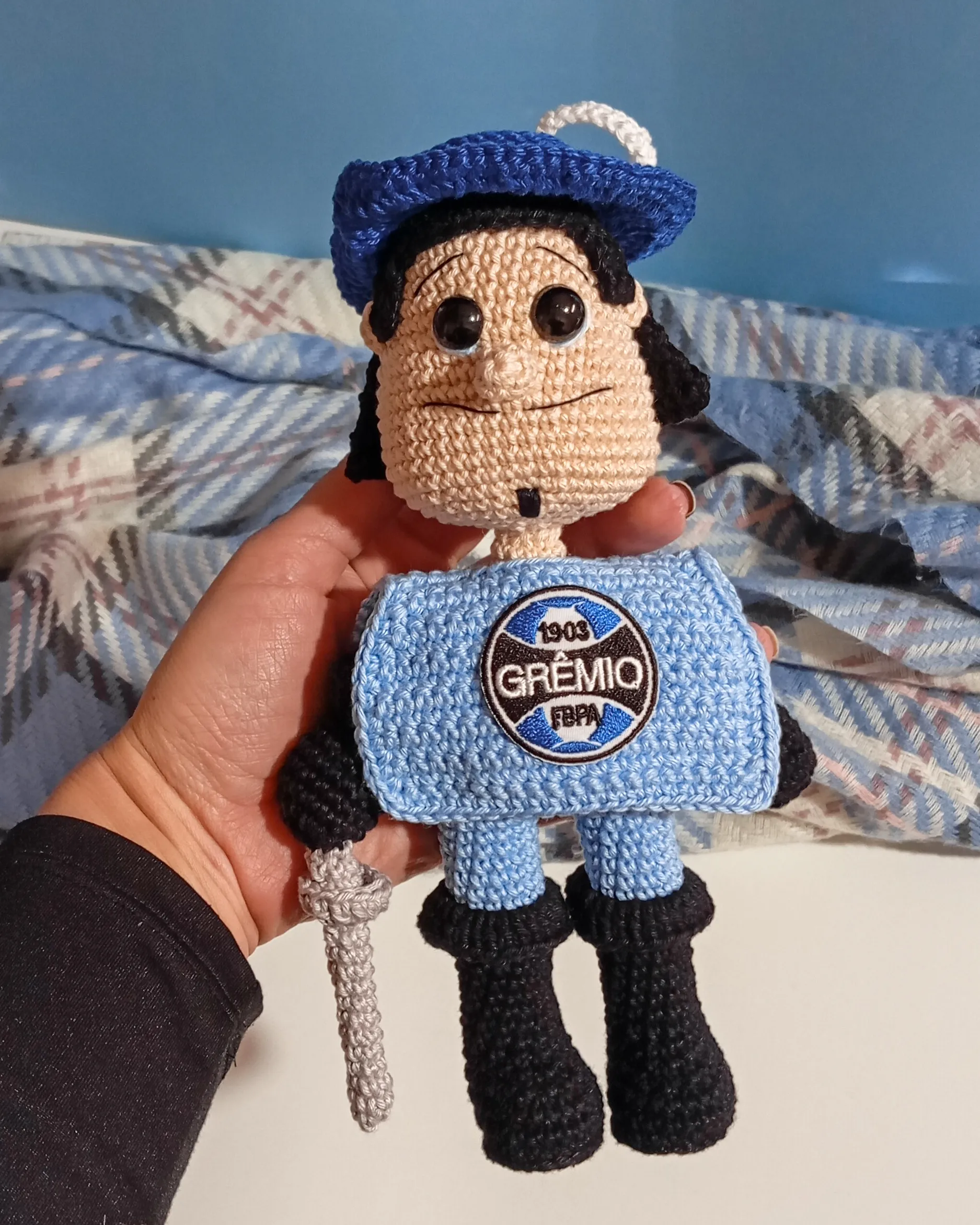 Mosqueteiro do Grêmio - receita de amigurumi - Imagem 2