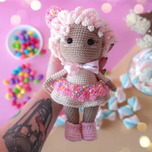 Gabi e seu donnut - receita de amigurumi