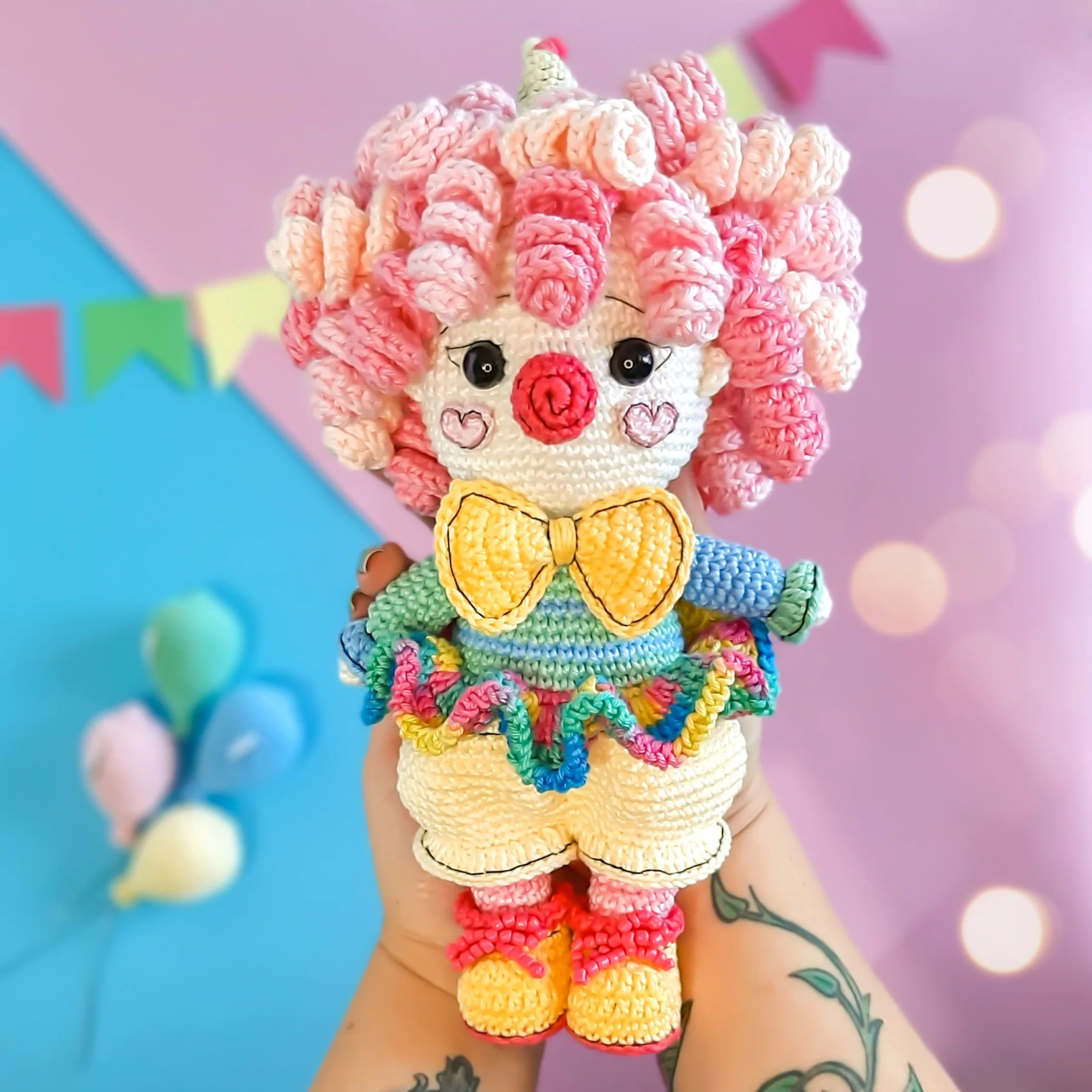 Filipa, a palhacinha - receita de amigurumi - Imagem 9