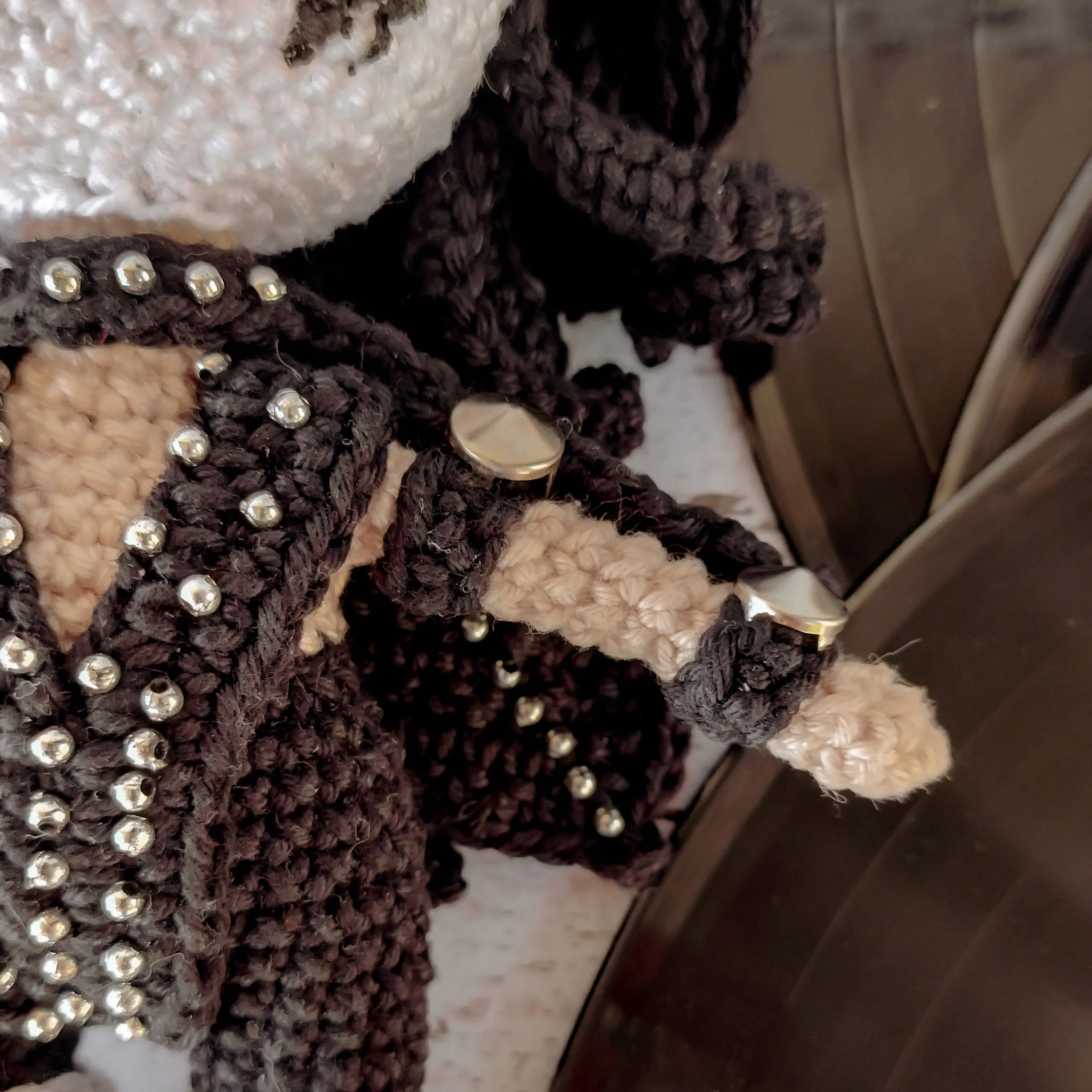 Gene Simmons - receita de amigurumi - Imagem 8